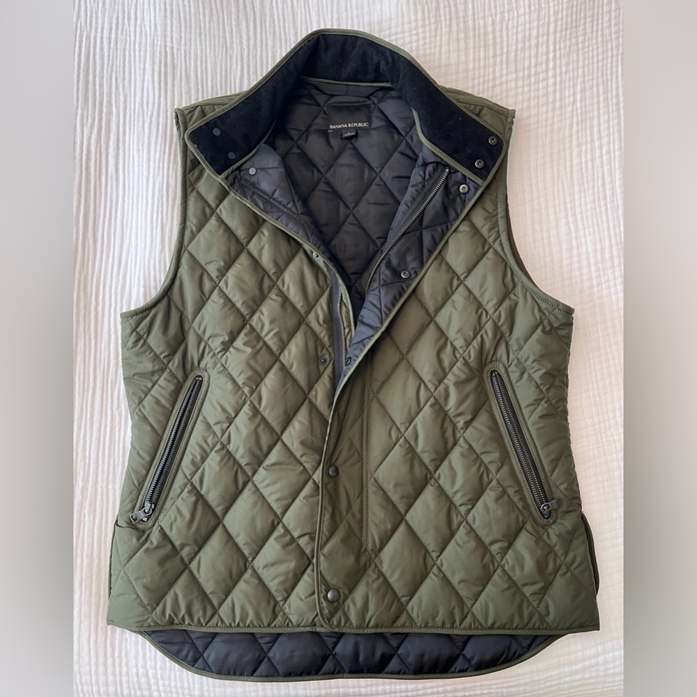 Men's Banana Republic quilted vest